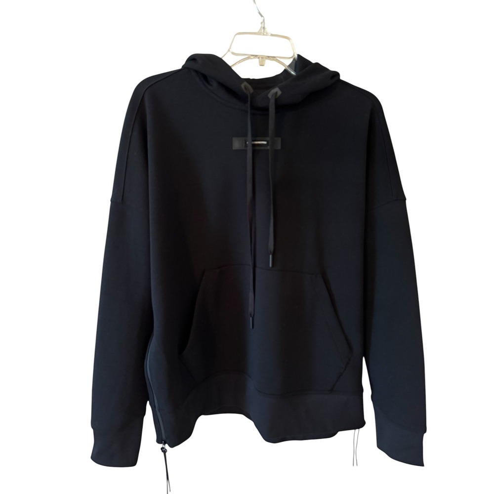 On Cloud Hoodie Black Swiss Engineering Focus Tech Womens Pullover Small